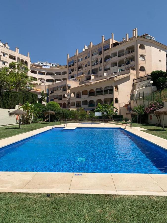 Encantador Piso Con Terraza Y Piscina Apartment Benalmadena Luaran gambar