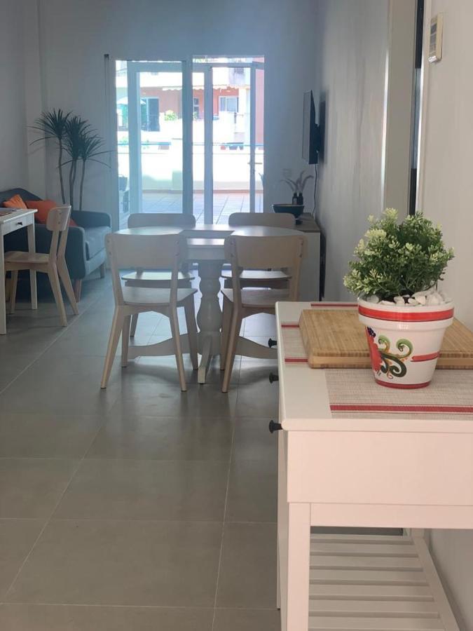 Encantador Piso Con Terraza Y Piscina Apartment Benalmadena Luaran gambar